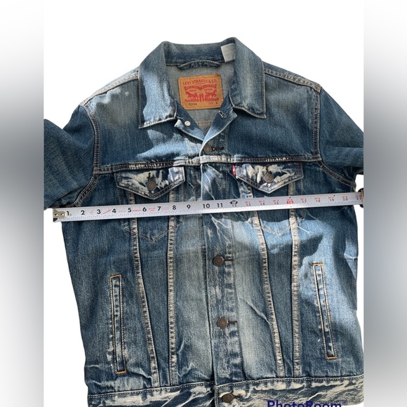 Levi’s Classic Trucker’s Jeans Jacket, Size Small - Picture 7 of 10